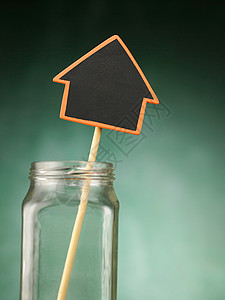 用于住房储蓄投资收益房子笔板金融黑板商业玻璃危机标签背景图片