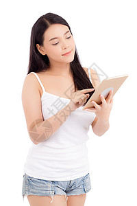 站在一触即发的空白屏幕平板板板上的亚洲年轻女子的肖像商业展示人士女士软垫成人开心技术微笑电脑背景图片