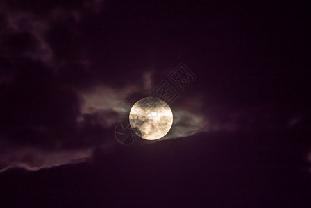 满月在天空中 有云彩月球宇宙星星月光行星天文学蓝色场景卫星时间幻想高清图片素材