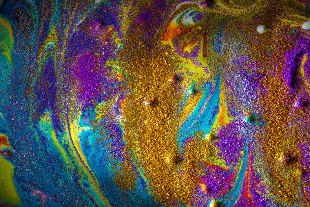 抽象丙烯画五颜六色的丙烯酸背景 卷发上洒着紫色和金色的火花 当代创意 色彩丰富 质感丰富的前卫画作 由许多形状和材料组成的背景墙纸科学图像背景
