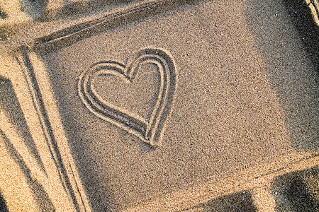 心在沙子在的沙子上绘制的心 复制空间概念手绘放松热情浪漫支撑心脏病学海岸情感横幅背景