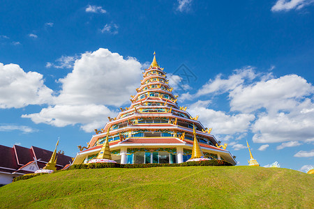 解放军怀普拉孔寺是一座寺庙 有泰国的泰华建筑建筑学雕像艺术佛教徒旅游城市旅行观音日落装饰品背景