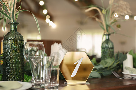宾客桌号 餐厅的婚礼桌环境接待假期装饰风格陶器盘子数字桌布装饰品背景图片