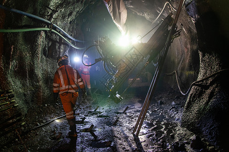 采矿经营者的采矿机 地下矿网目煤炭力量矿石矿工金子机械工人矿物质运营商危险钢高清图片素材