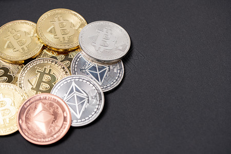 Bitcoin和Etheum加密货币 数字货币概念 BTC和和块链的银金硬币符号背景图片