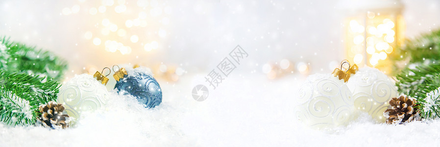 圣诞背景和美丽的装饰 新年 有选择的焦点蓝色横幅卡片锥体云杉框架边界季节木头装饰品背景图片