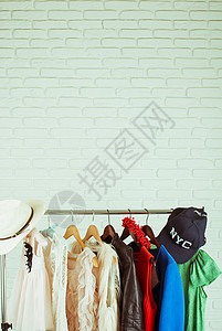 各种设计服装挂着的衣物打扫贮存纺织品女士棉布衬衫衣服裙子架子女性图片
