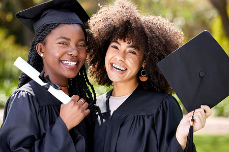 两位年轻女子的肖像 庆祝她们毕业了 真是一个优秀的研究生背景图片