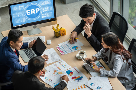 适用于现代企业的 ERP 企业资源规划软件数据女士小时战略团队商业客户关系后勤会议男人成功高清图片素材