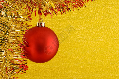 圣诞节酒杯 黄色的 假期 季节性的 红色的 球背景图片