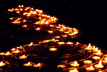 燃烧蜡烛 神秘 灯 持有者 信仰 宗教 假期背景图片