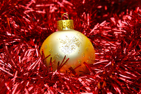 圣诞礼服 球 季节 绿色的 金子 装饰品 假期背景图片