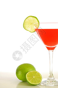 红鸡尾酒 冰 新鲜的 酒吧 派对 酒精 凉爽的 玻璃 庆祝柠檬高清图片素材