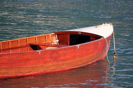 红船 夏天 皮艇 冥想 红色的 假期 旅行背景图片
