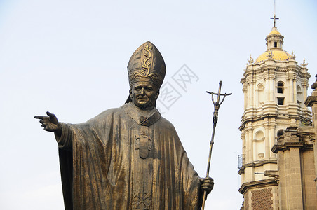 巴西巴西人面前的教皇雕像高清图片