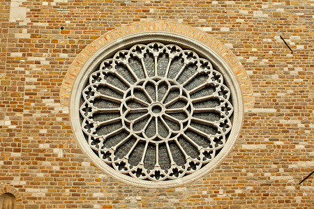 里雅斯特圣吉斯托教堂玫瑰窗高清图片