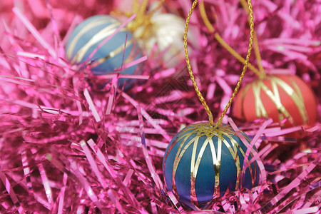 圣诞节球 装饰品 圆形的 季节 节日 假期 问候语背景图片