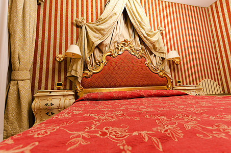 在现代房间的双人床 家 寝具 套房 住宅 酒店 美丽的图片