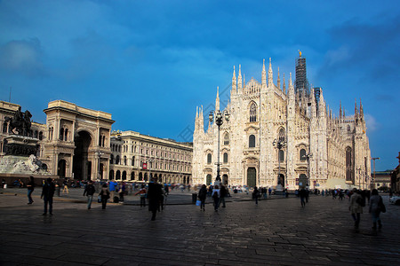 意大利米兰大教堂第二美术馆 屋顶 大理石 旅行 维托里奥背景图片