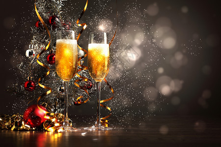 新年派对上香槟的玻璃杯 喝 前夕 干杯 假期 吐司图片
