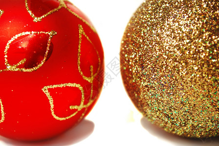 圣诞球 冬天 圣诞饰品 红色的 闪亮的 闪光 白色的 圣诞节 金子背景图片