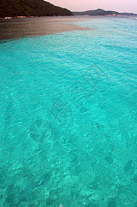 蓝色环礁湖天堂 泻湖 游客 岛 夏天 清除 海 帆高清图片