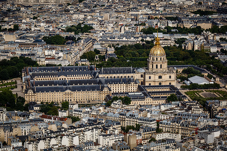 留院观察Eiffel铁塔的残疾人空中观察 巴黎 法郎 金的 文化背景