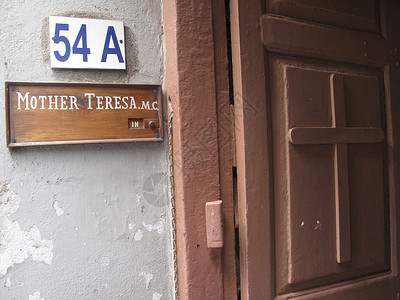 妈妈变老母亲之家入口处的签字 Teresa修女在加尔各答的住所 诺贝尔 公社背景