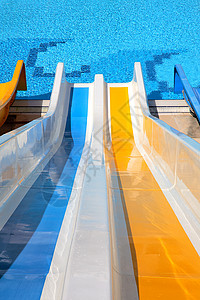 带水池的水幻灯片 塑料 公园 泳池边 活动 游泳 湿的背景图片