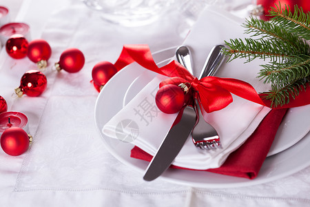 浪漫的红色圣诞餐桌 餐厅 季节 用餐 桌子 装饰品背景图片