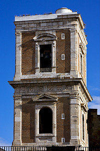 圣恰亚拉塔 弯曲 砖 红色的 教堂 天空 天主教的 窗户背景图片