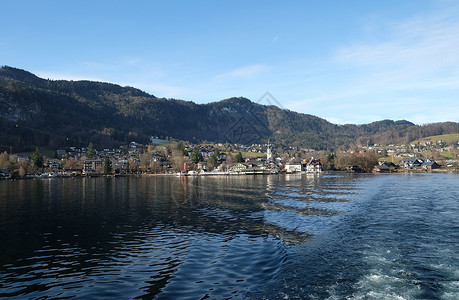 奥地利沃尔夫冈湖上的圣吉尔根 山 萨尔茨堡 绿松石高清图片
