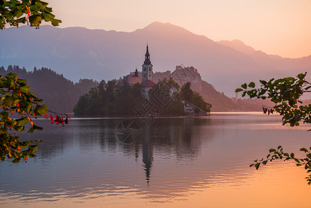 斯洛文尼亚布莱德湖日出时斯洛文士兰的教堂岛屿 早晨 宗教欧洲高清图片素材