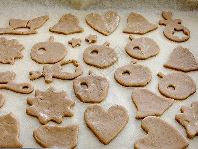 圣诞节的姜饼饼干制作公司 糖果 食物 玩具 烘烤背景图片