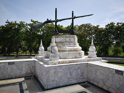 旅游宣单页Ayutthaya的Naresuan国王纪念碑提供泰国历史古老的国家 马 旅行背景