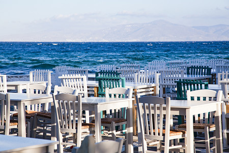 海边的餐椅和餐桌 午餐 休息 酒店 海岸 美丽的桌布高清图片素材