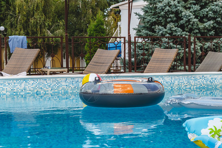 充气水活动 球 床垫 圆圈 管 F 户外 公园充气的高清图片素材