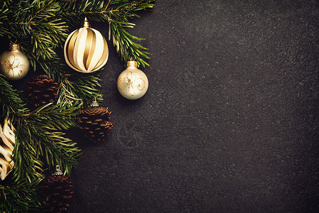 深色空间背景圣诞作文 贺卡或其他设计的空白 — 圣诞树枝 深色背景装饰 平躺 顶视图 复制空间 文本位置 锥体 装饰风格背景
