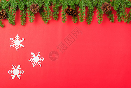 新年或圣诞节节快乐 最顶端的视野平坦地铺立着fir树丛c 高架 雪背景