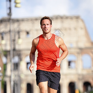 奔跑在罗马马拉松上的人 在Colosseum附近意大利高清图片素材