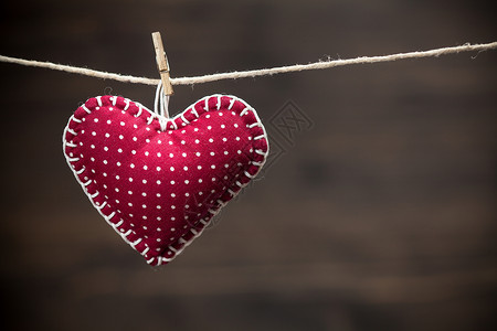 木本背景的多彩织布红心 爱 情人节 超现实的 连锁店 插图背景图片