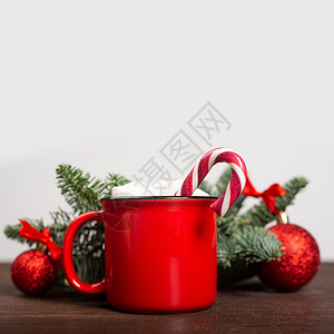可可红杯加棉花糖 杯子 食物 庆典 冬天 背景虚化 木头背景图片