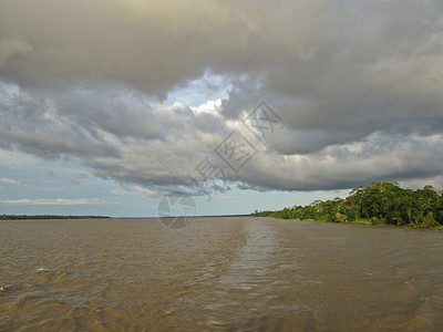 巴西 南美洲亚马逊河水景 地标风景 浑水 蓝天 旅游景点图片