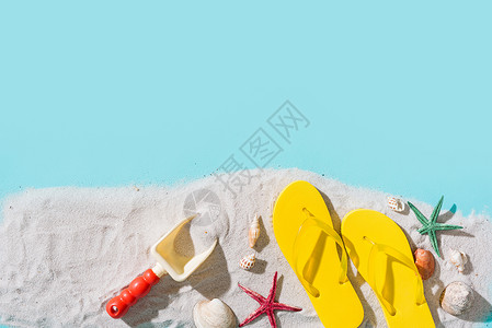 暑假沙滩和蓝木头背景的饰品 假期 海 晴天 海洋背景图片