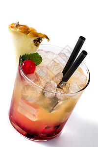 用菠萝和樱桃鸡尾酒 白色的 可口的 果汁 甜的 豪饮 热带背景图片