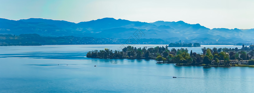 Wollerau 的苏黎世湖 瑞士施维茨州 苏黎世湖 瑞士山景 夏季蓝水和天空 田园诗般的自然和完美的旅游目的地 是风景艺术印刷背景图片