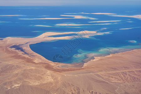 岛沙漠埃及Hurghada以北苏伊士湾南部红海沿岸的红海岸 空气 天线背景