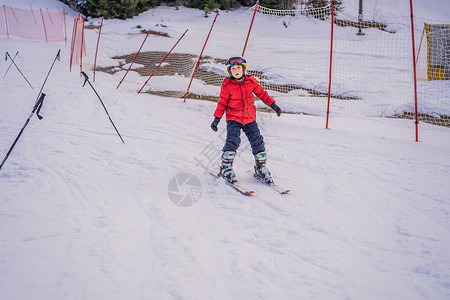 滑雪课头盔假期高清图片