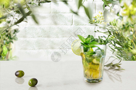 老橄榄树清凉冷饮桌面背景设计图片