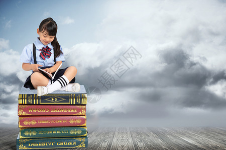 看书的女孩概念意象高清图片